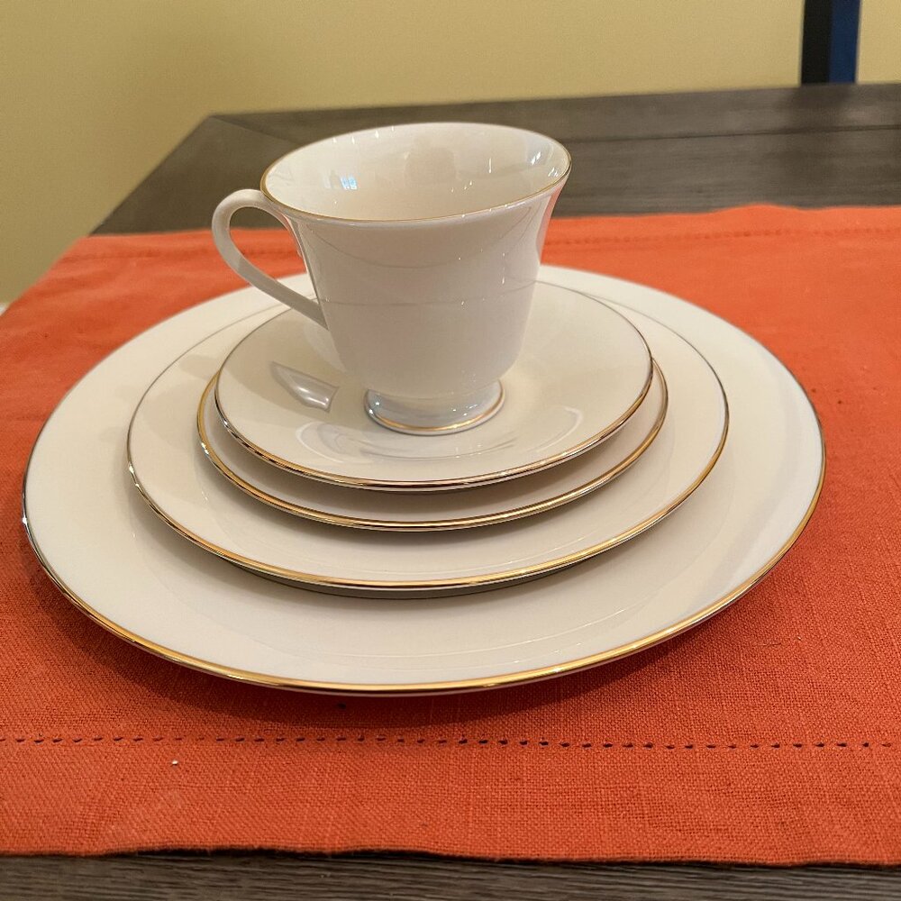 Lenox Hayworth 5 piece Place Setting